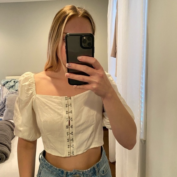 Tops - Puff sleeve copped short sleeve top